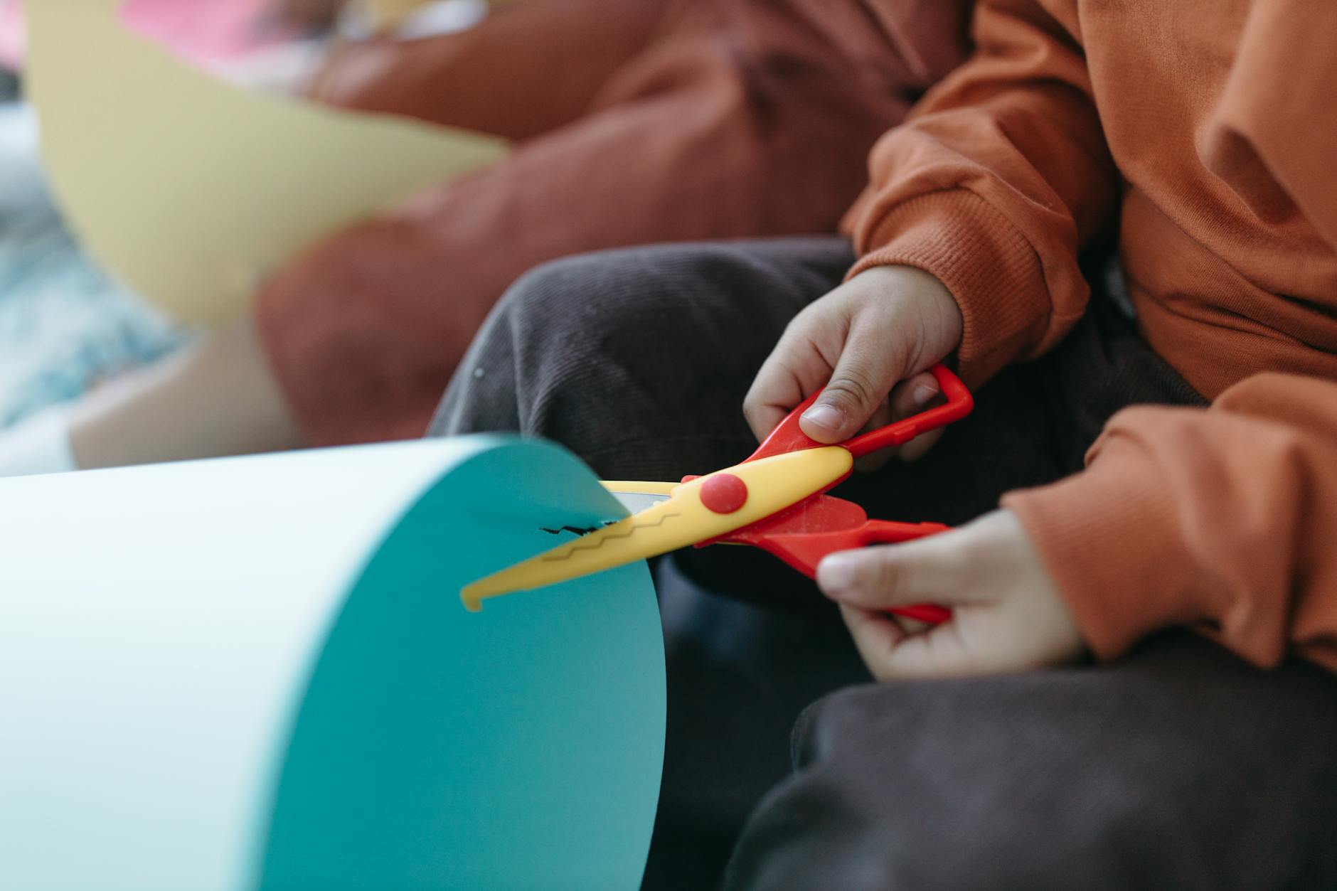 Best left-handed scissors for kids: classroom-tested picks by age