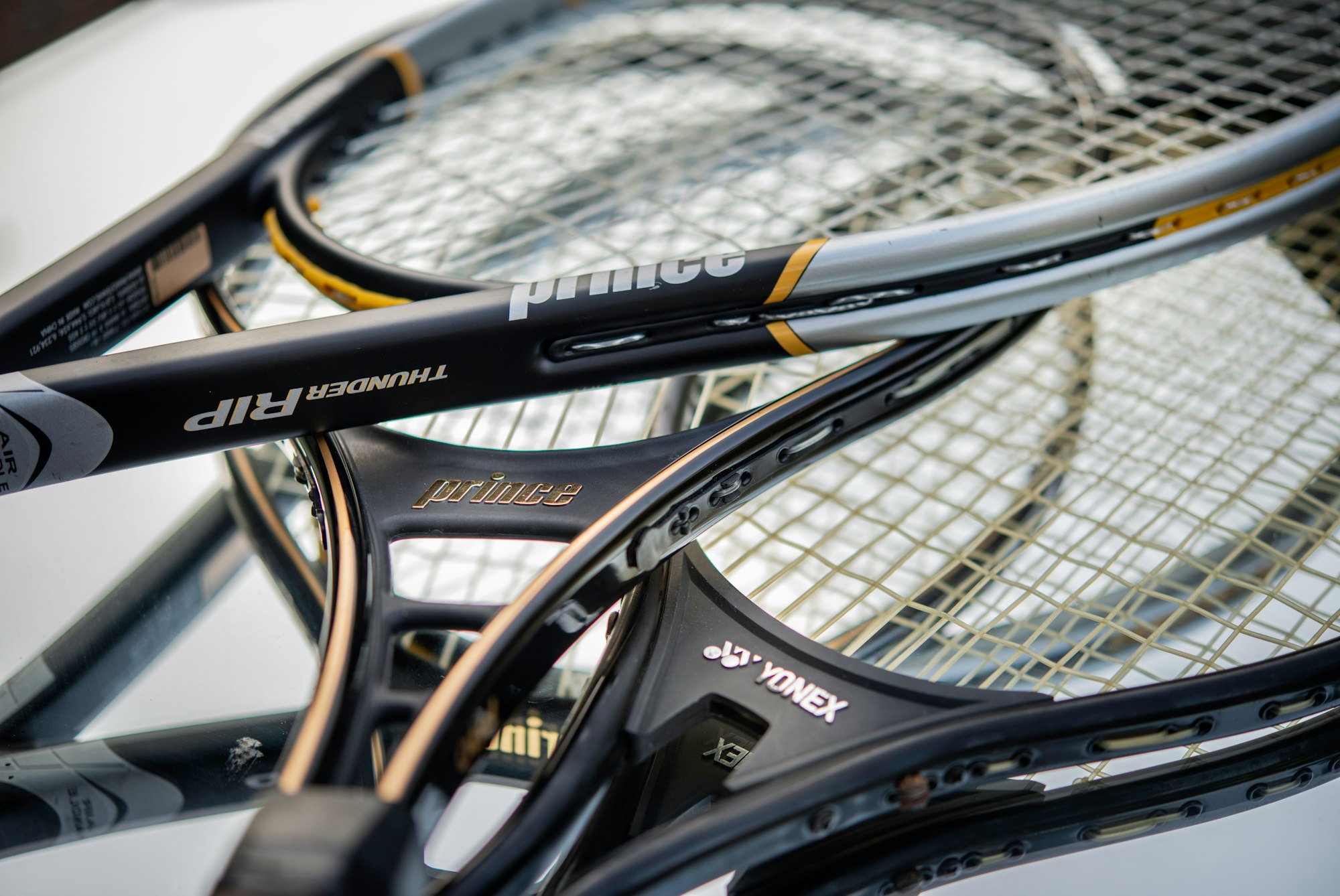 How to choose the best left-handed tennis rackets